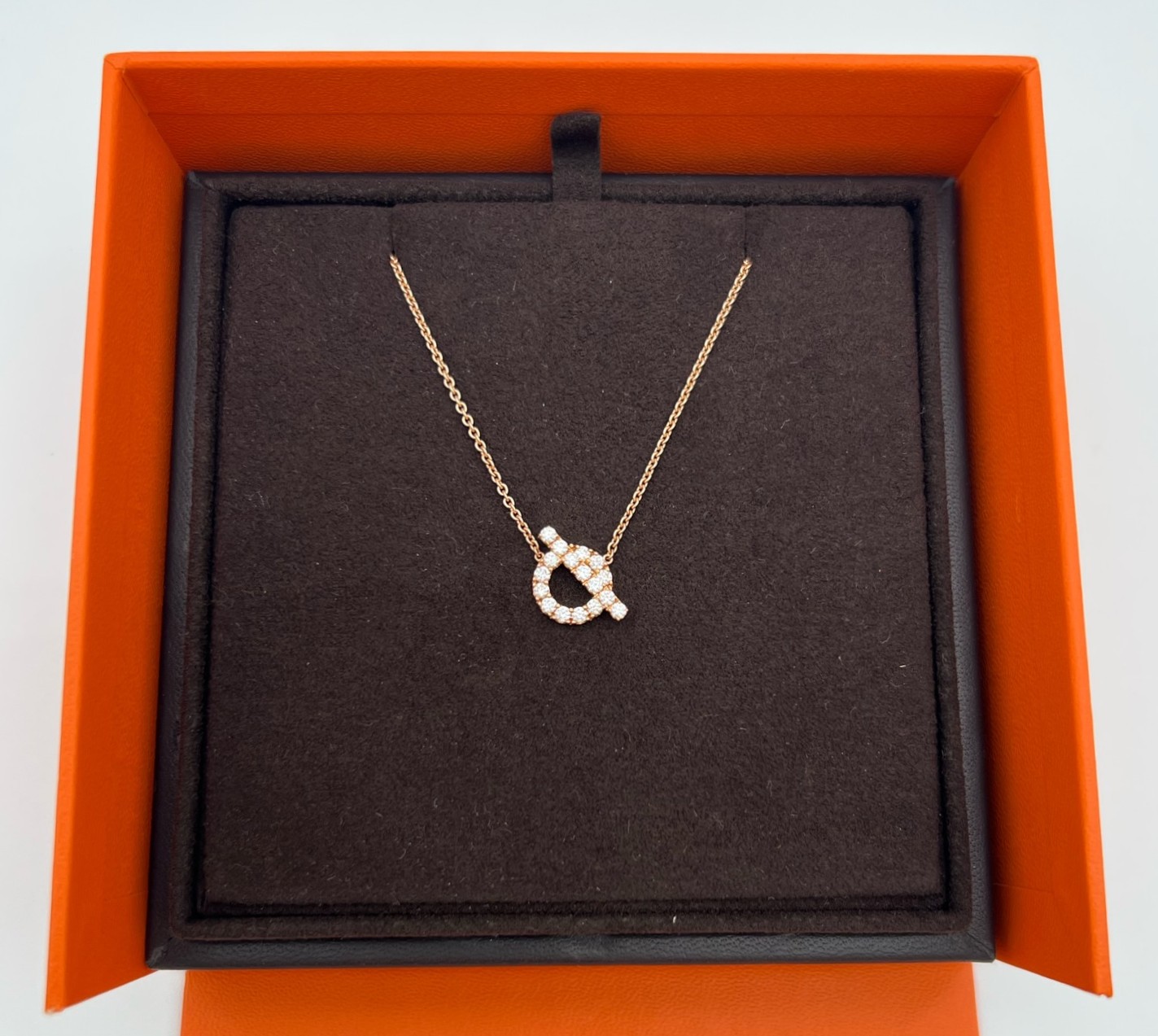 J00010_01 Finesse Pendant Necklace Rose Gold - Image 1