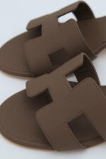 Oasis Calfskin Etoupe - Image 3