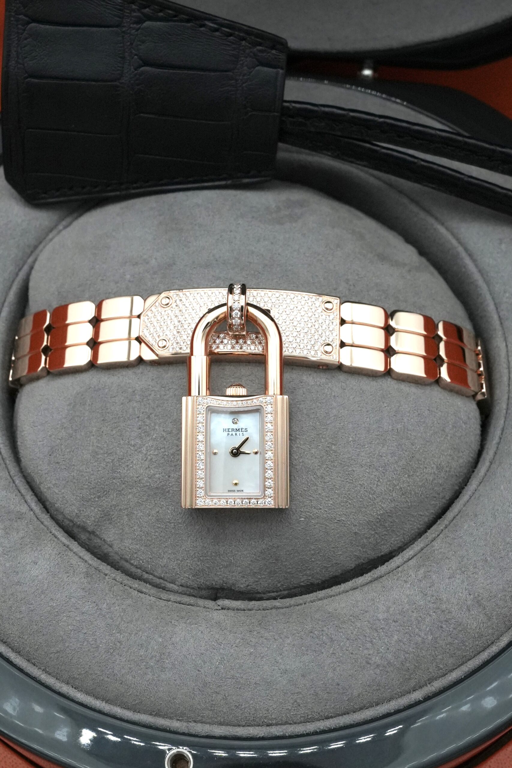 W00006_01 Kelly Watch Rose Gold with Diamonds Mini Model - Image 1