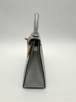 Kelly 20 Metallic Chevre Chamkilight Sellier Argent PHW - Image 5